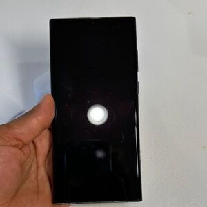 Sleek Black Smartphone Samsung ultra S22 512gb unlocked